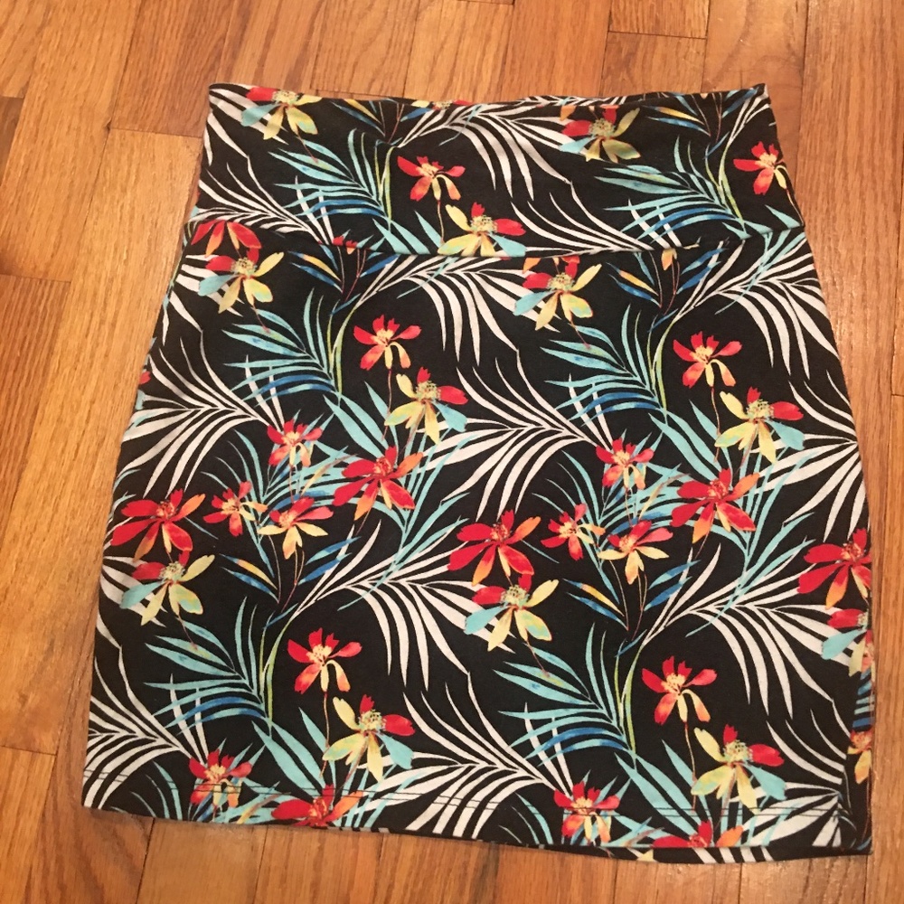 Cloth Flower Mini Skirt